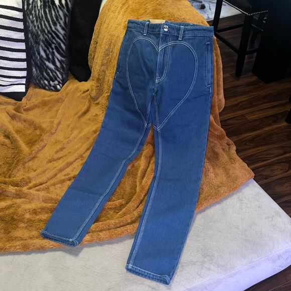 Burberry Heart-Stitch Motif Denim Skinny Jeans in Dark Wash - Picture 12 of 17